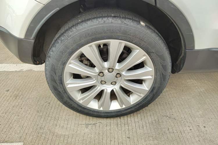 Used Land Rover Range Evoque 2017 2.0T SE Smart Glow Edition Right Rear Wheel Hub