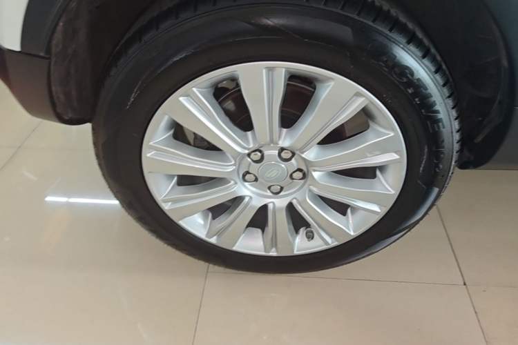 Used Land Rover Range Evoque 2017 2.0T SE Smart Glow Edition Right Rear Wheel Hub
