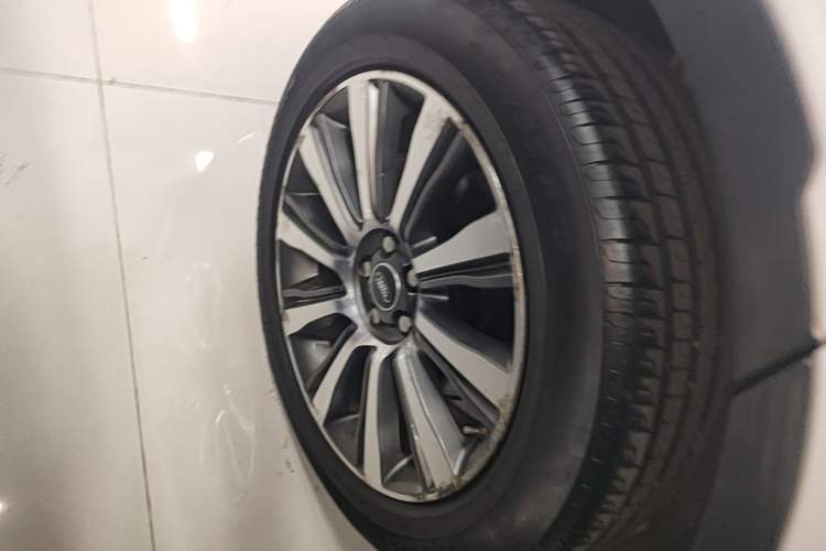 Used Land Rover Range Evoque 2017 2.0T British-Style Prestige Edition Right Rear Wheel Hub