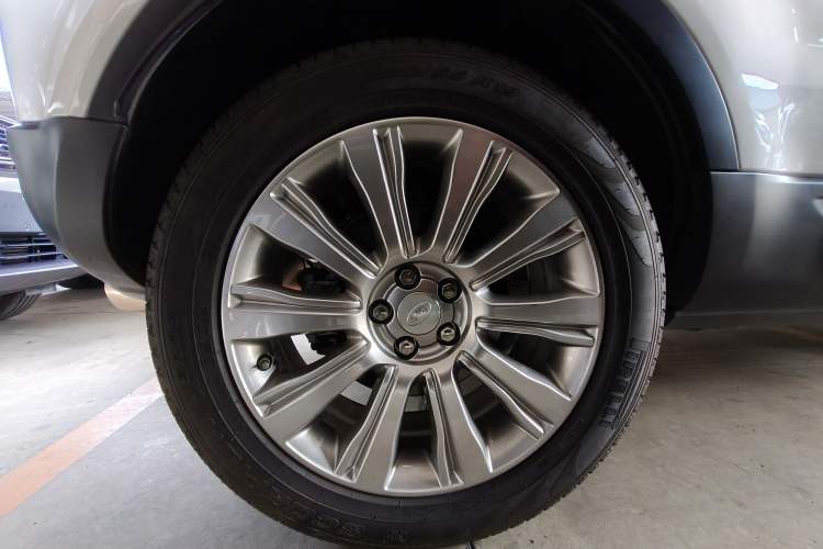 Used Land Rover Range Evoque 2017 2.0T SE Smart Glow Edition Right Rear Wheel Hub