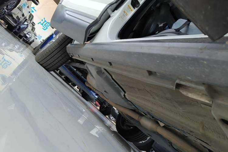 Used Land Rover Range Evoque 2017 2.0T British-Style Prestige Edition Right Side Sill