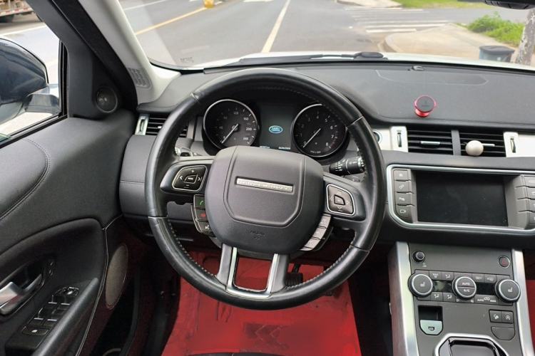 Used Land Rover Range Evoque 2017 2.0T SE Smart Glow Edition Steering Wheel
