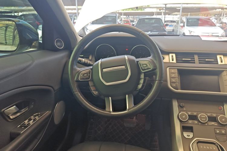 Used Land Rover Range Evoque 2017 2.0T British-Style Prestige Edition Steering Wheel