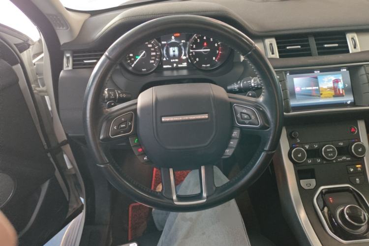 Used Land Rover Range Evoque 2017 2.0T PURE Style Edition Steering Wheel
