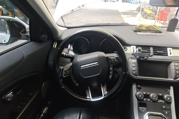 Used Land Rover Range Evoque 2017 2.0T PURE Style Edition Steering Wheel