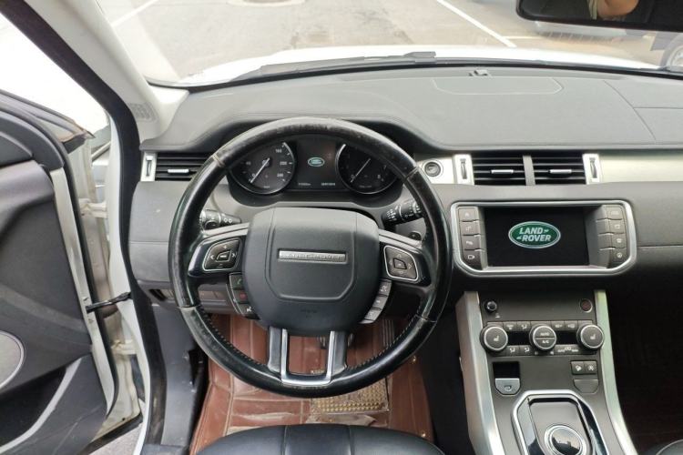 Used Land Rover Range Evoque 2017 2.0T British-Style Prestige Edition Steering Wheel