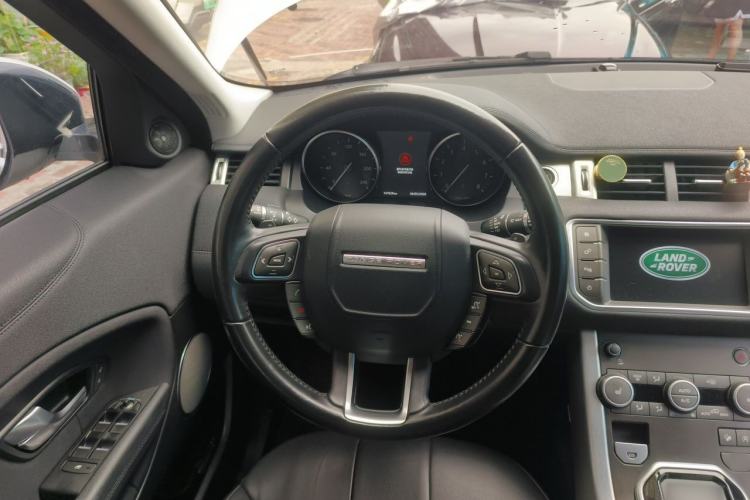 Used Land Rover Range Evoque 2017 2.0T PURE Style Edition Steering Wheel