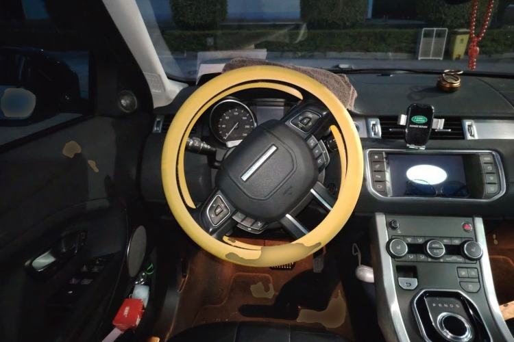 Used Land Rover Range Evoque 2017 2.0T PURE Style Edition Steering Wheel