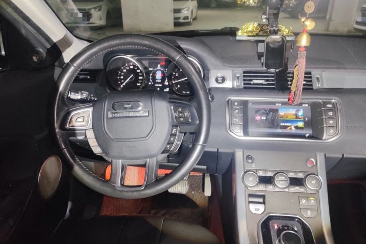 Used Land Rover Range Evoque 2017 2.0T SE Smart Glow Edition Steering Wheel