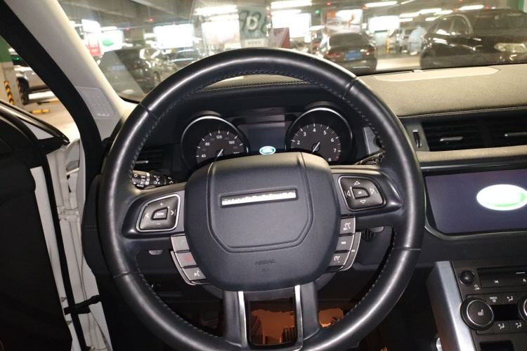 Used Land Rover Range Evoque 2017 2.0T SE PLUS Smart Enjoyment Edition Steering Wheel