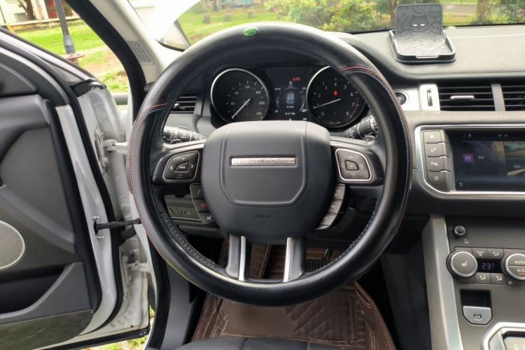 Used Land Rover Range Evoque 2017 2.0T PURE Style Edition Steering Wheel