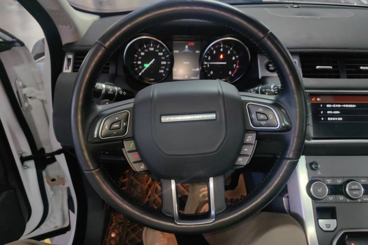Used Land Rover Range Evoque 2017 2.0T SE Smart Glow Edition Steering Wheel