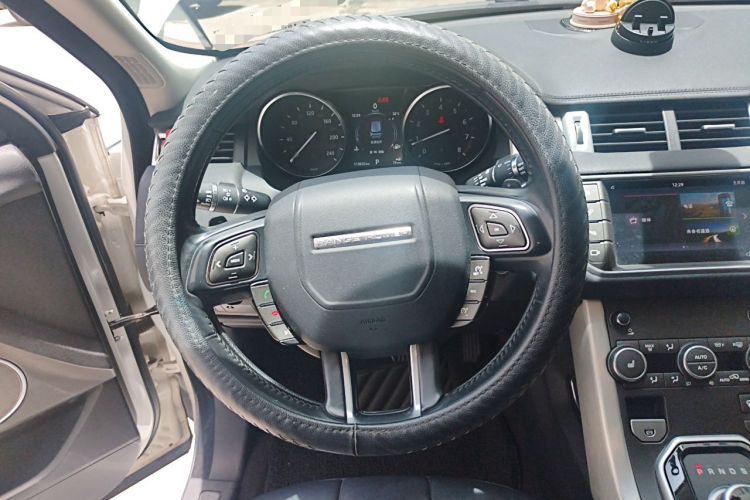 Used Land Rover Range Evoque 2017 2.0T SE Smart Glow Edition Steering Wheel