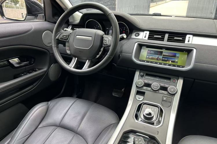 Used Land Rover Range Evoque 2017 2.0T SE PLUS Smart Enjoyment Edition Steering Wheel