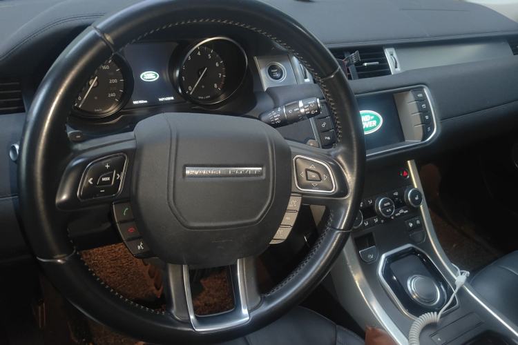 Used Land Rover Range Evoque 2017 2.0T PURE Style Edition Steering Wheel