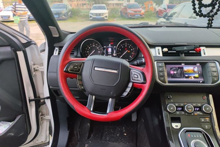 Used Land Rover Range Evoque 2017 2.0T SE Smart Glow Edition Steering Wheel