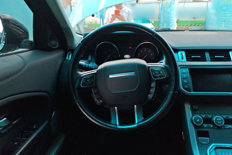 Used Land Rover Range Evoque 2017 2.0T SE PLUS Smart Enjoyment Edition Steering Wheel