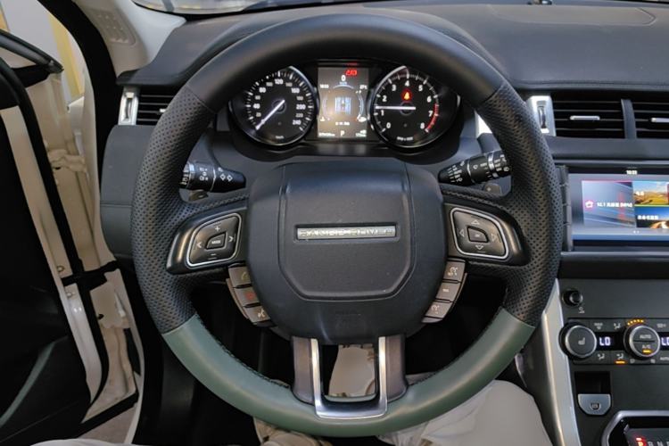 Used Land Rover Range Evoque 2017 2.0T SE Smart Glow Edition Steering Wheel