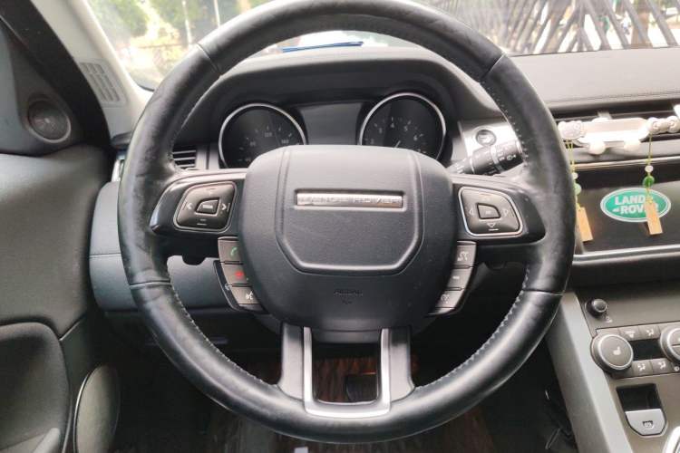 Used Land Rover Range Evoque 2017 2.0T SE Smart Glow Edition Steering Wheel