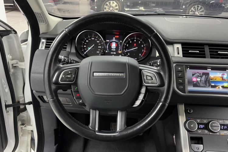 Used Land Rover Range Evoque 2017 2.0T SE Smart Glow Edition Steering Wheel