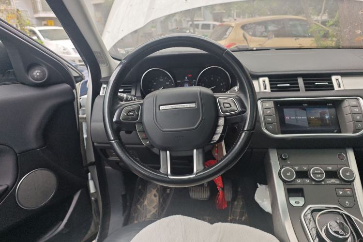 Used Land Rover Range Evoque 2017 2.0T PURE Style Edition Steering Wheel