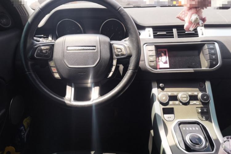 Used Land Rover Range Evoque 2017 2.0T British-Style Prestige Edition Steering Wheel