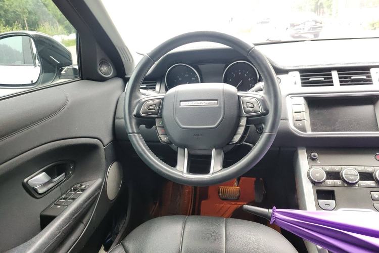 Used Land Rover Range Evoque 2017 2.0T SE Smart Glow Edition Steering Wheel