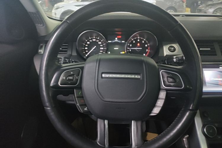 Used Land Rover Range Evoque 2017 2.0T British-Style Prestige Edition Steering Wheel