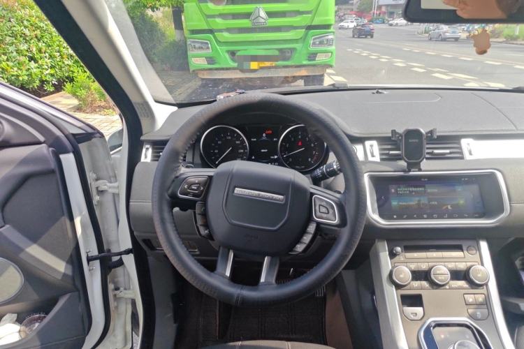 Used Land Rover Range Evoque 2017 2.0T SE PLUS Smart Enjoyment Edition Steering Wheel
