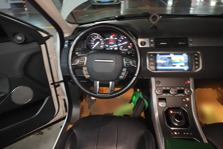 Used Land Rover Range Evoque 2017 2.0T British-Style Prestige Edition Steering Wheel