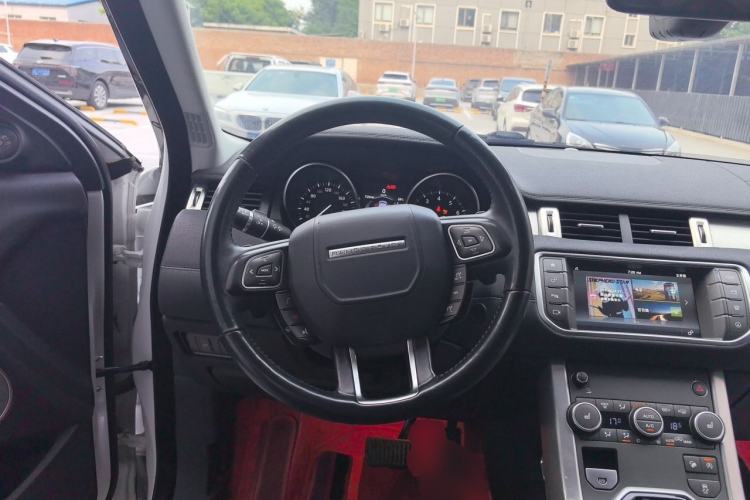 Used Land Rover Range Evoque 2017 2.0T British-Style Prestige Edition Steering Wheel