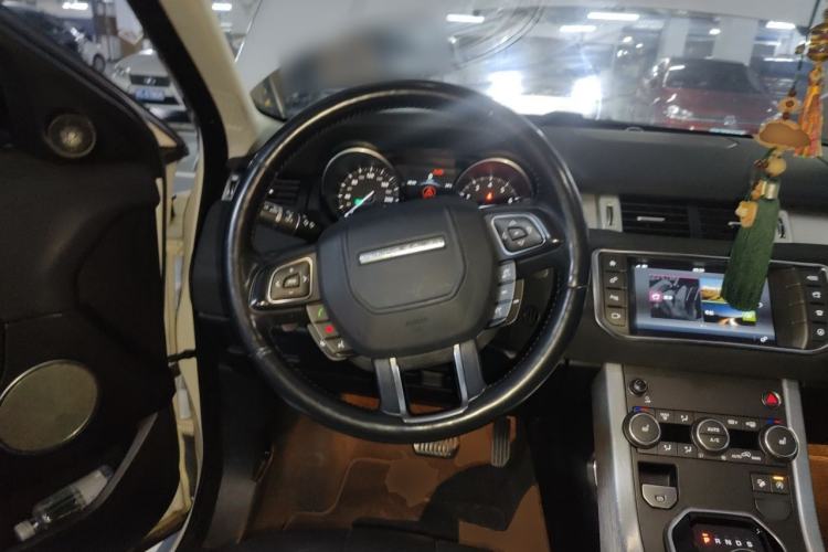Used Land Rover Range Evoque 2017 2.0T SE Smart Glow Edition Steering Wheel