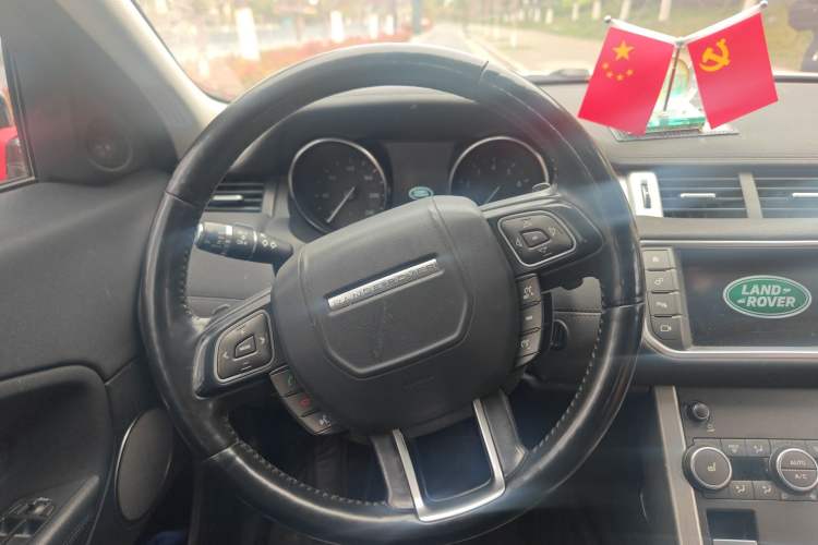 Used Land Rover Range Evoque 2017 2.0T SE Smart Glow Edition Steering Wheel