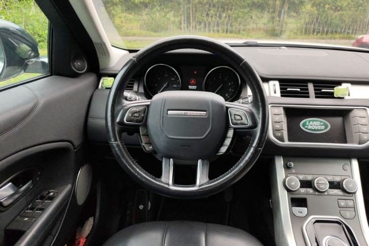 Used Land Rover Range Evoque 2017 2.0T SE Smart Glow Edition Steering Wheel