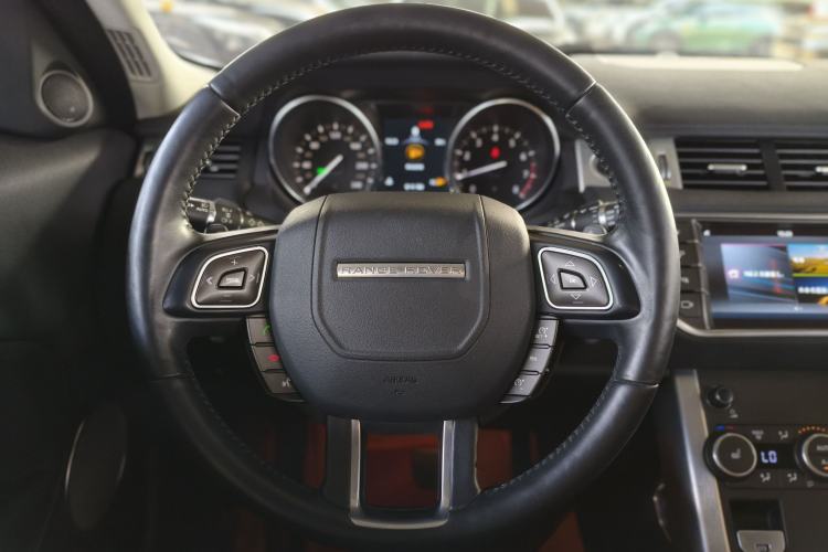 Used Land Rover Range Evoque 2017 2.0T SE Smart Glow Edition Steering Wheel