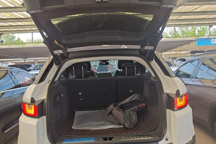 Used Land Rover Range Evoque 2017 2.0T British-Style Prestige Edition Trunk