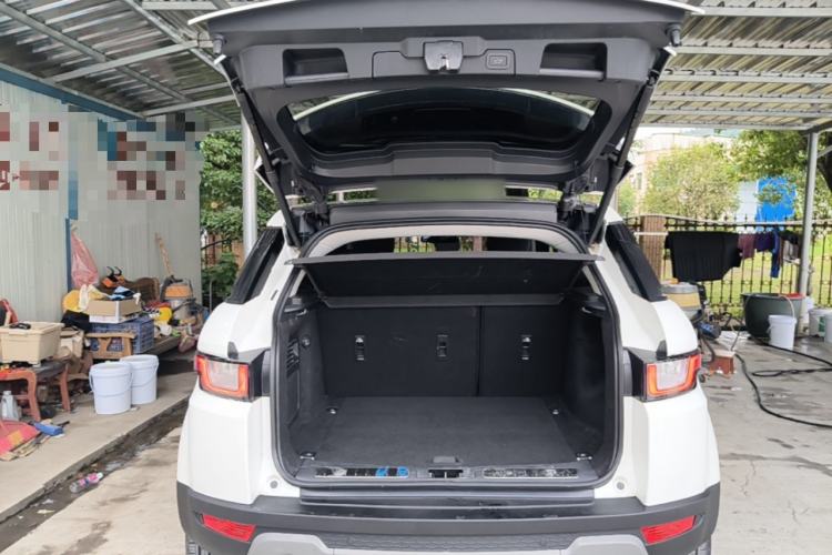 Used Land Rover Range Evoque 2017 2.0T SE PLUS Smart Enjoyment Edition Trunk