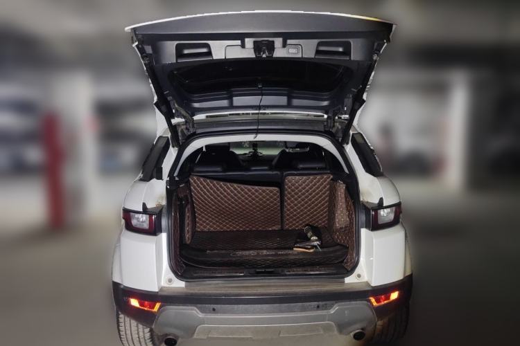 Used Land Rover Range Evoque 2017 2.0T SE Smart Glow Edition Trunk