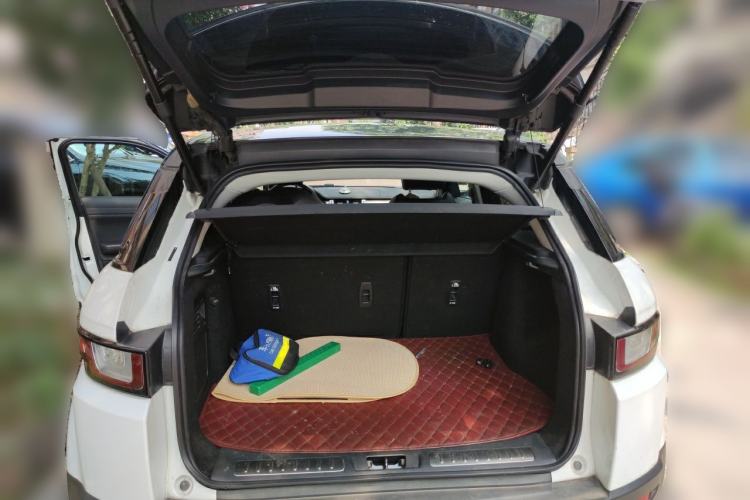 Used Land Rover Range Evoque 2017 2.0T British-Style Prestige Edition Trunk