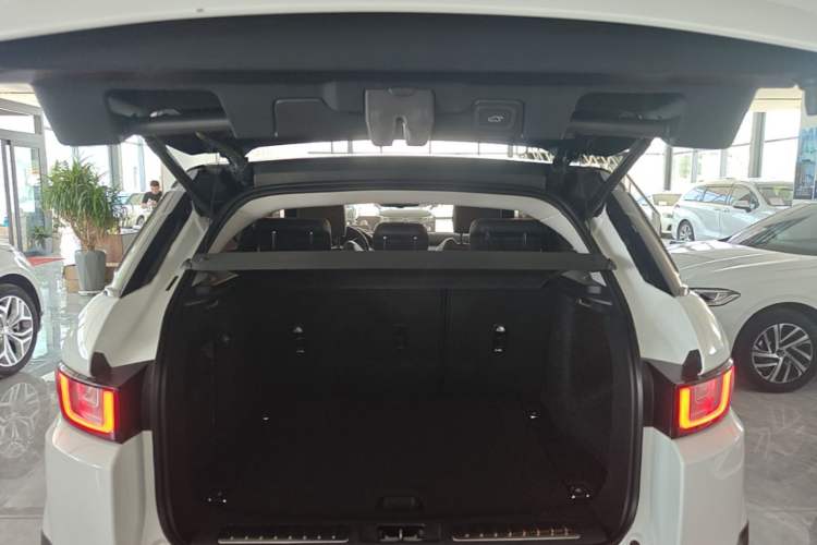 Used Land Rover Range Evoque 2017 2.0T British-Style Prestige Edition Trunk
