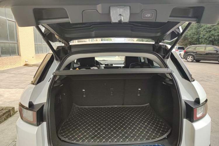 Used Land Rover Range Evoque 2017 2.0T SE Smart Glow Edition Trunk
