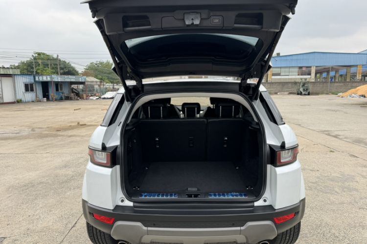 Used Land Rover Range Evoque 2017 2.0T SE Smart Glow Edition Trunk