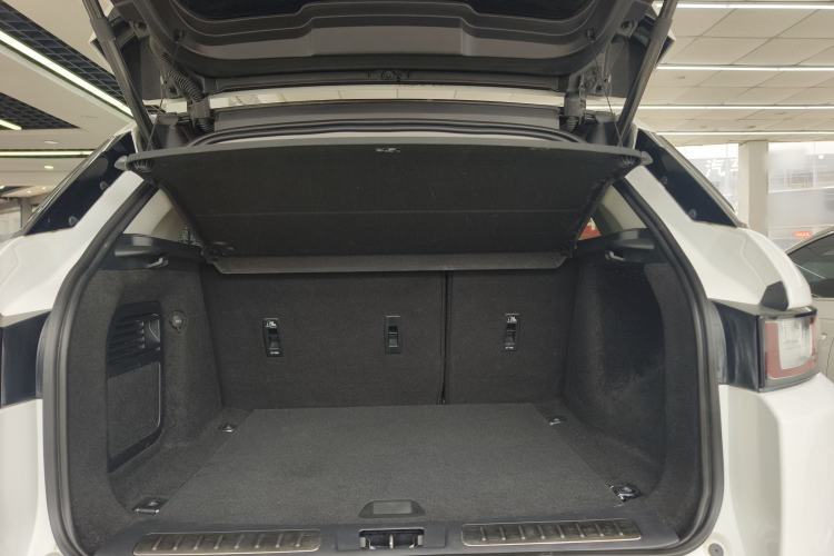 Used Land Rover Range Evoque 2017 2.0T SE Smart Glow Edition Trunk
