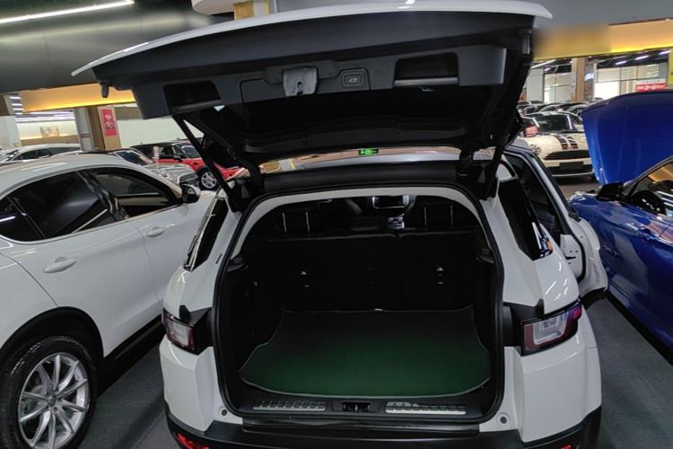 Used Land Rover Range Evoque 2017 2.0T SE Smart Glow Edition Trunk