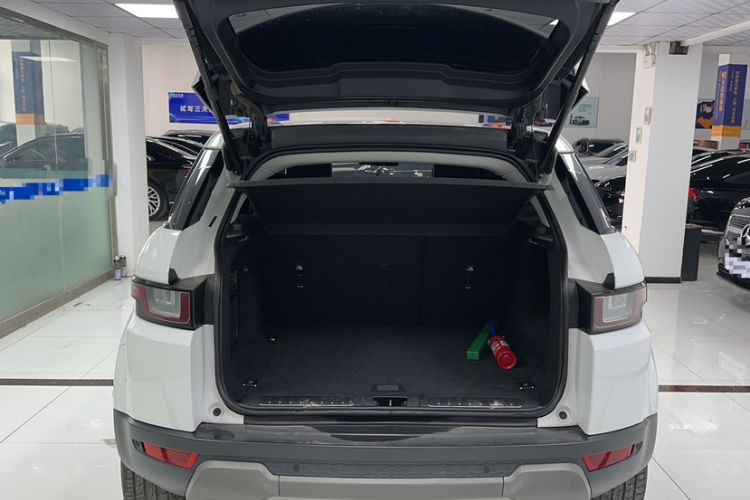 Used Land Rover Range Evoque 2017 2.0T SE Smart Glow Edition Trunk