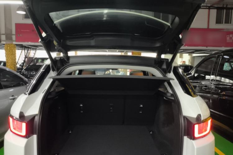 Used Land Rover Range Evoque 2017 2.0T SE Smart Glow Edition Trunk