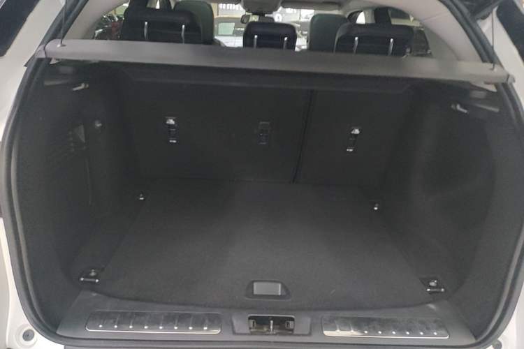 Used Land Rover Range Evoque 2017 2.0T British-Style Prestige Edition Trunk