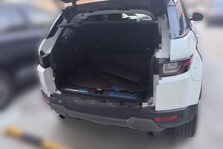 Used Land Rover Range Evoque 2017 2.0T British-Style Prestige Edition Trunk