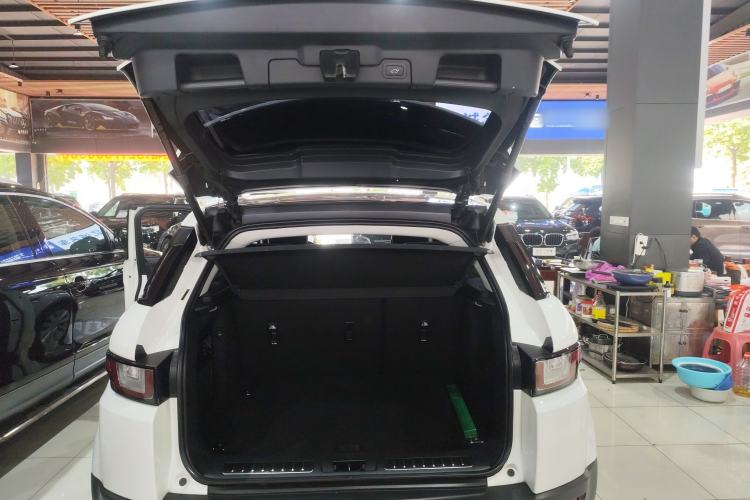 Used Land Rover Range Evoque 2017 2.0T SE Smart Glow Edition Trunk