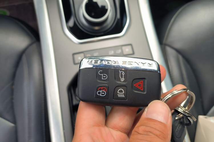 Used Land Rover Range Evoque 2017 2.0T PURE Style Edition Vehicle Key